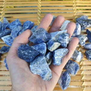 Sodalite-pierre-brute-lithotherapie-mineraux