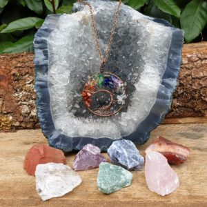 mineraux-chakra-achat-pierres-naturelles-lithotherapie-cristaux-collier-arbre-vie-energie-protection