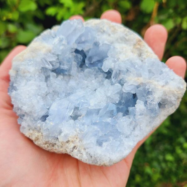 celestite-mineraux-cristaux-bleus