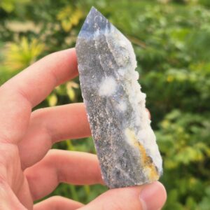 Obélisque d'Agate noire à Géodes de Quartz - Chine