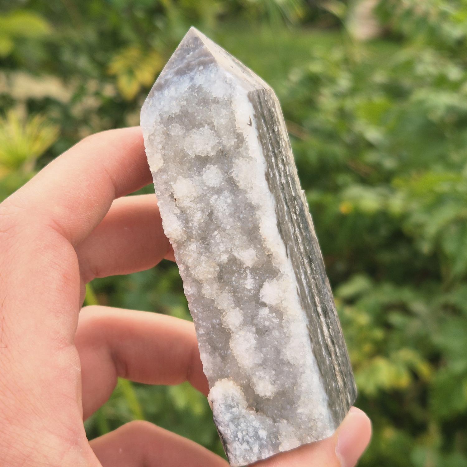 Obélisque d'Agate noire à Géodes de Quartz - Chine