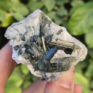 Tourmaline verte Verdélite dans Quartz et Albite - Brésil