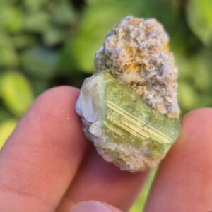 Tourmaline verte Verdélite dans Quartz - Brésil